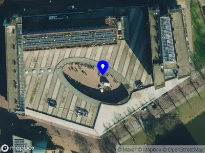 Politie naar de Bachplein in Zwolle vanwege aanrijding met letsel