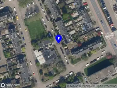 Ambulance met gepaste spoed naar de H Roland Holststraat in Capelle aan den IJssel