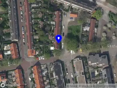 Ambulance met gepaste spoed naar de Welleplein in Rotterdam