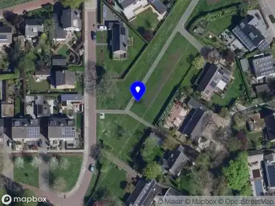 Brandweer met gepaste spoed naar de Koestraat in Geertruidenberg vanwege brand