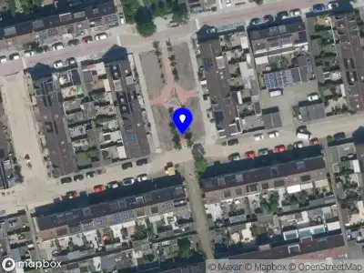 Brandweer met gepaste spoed naar de Bronsveen in Zaandam vanwege gebouwbrand