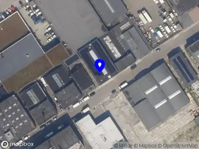 Ambulance met grote spoed naar de Schuttevaerweg in Rotterdam