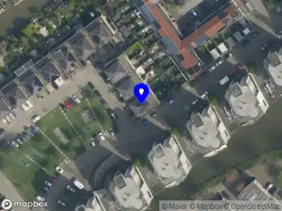 Ambulance met grote spoed naar de Hof van Azuur in Delft