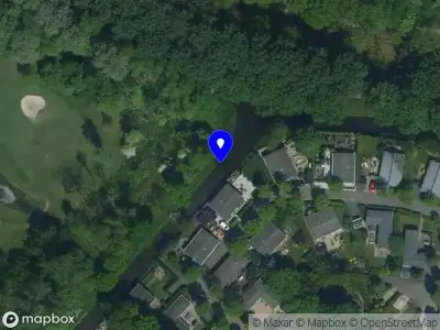 Ambulance met grote spoed naar de Buitenhuizerweg in Velsen-Zuid