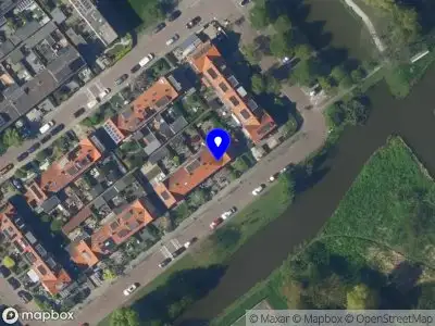 Ambulance met grote spoed naar de Jan van Galenstraat in Leidschendam