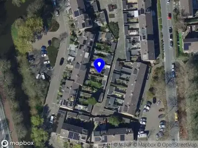 Ambulance met grote spoed naar de Beverveen in Spijkenisse