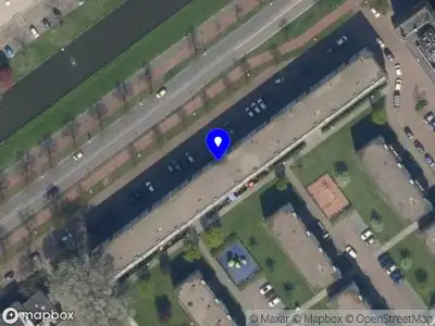 Ambulance met grote spoed naar de Burgemeester Van Haarenlaan in Schiedam