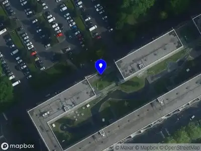 Ambulance met grote spoed naar de Kruitberghof in Amsterdam