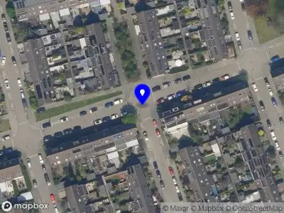 Ambulance met gepaste spoed naar de Johannes Meulsteestraat in Rotterdam