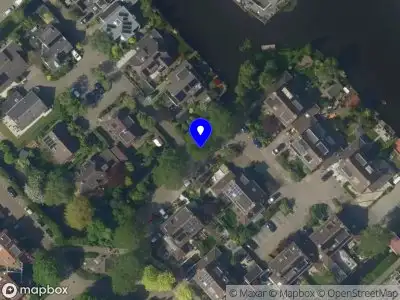 Ambulance met grote spoed naar de Kervelhof in Voorhout