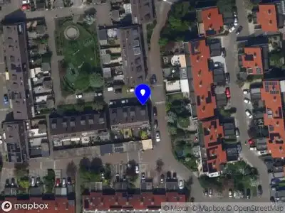 Ambulance met grote spoed naar de Sloepenwal in Leiden