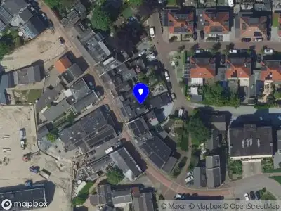Ambulance met grote spoed naar de De Buurt in Hardinxveld-Giessendam