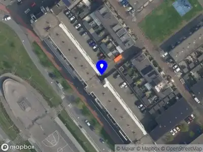 Ambulance met grote spoed naar de Tallinnhof in 's-Gravenhage