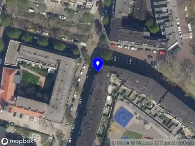 Ambulance met grote spoed naar de Meester Willemstraat in Rotterdam