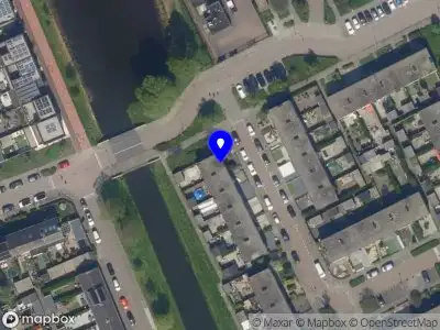 Ambulance met gepaste spoed naar de Uiverstraat in Capelle aan den IJssel