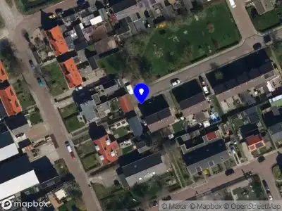 Brandweer met grote spoed naar de Alef van Idsingawei in Oosterbierum vanwege gebouwbrand