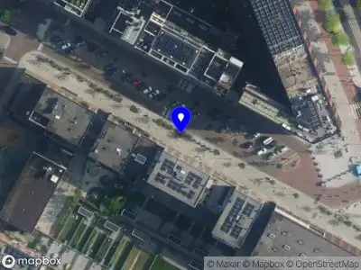 Ambulance met grote spoed naar de Welnastraat in Amsterdam