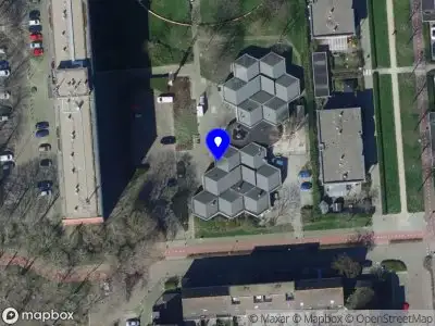 Ambulance met gepaste spoed naar de Anthonis van der Nootstraat in Spijkenisse