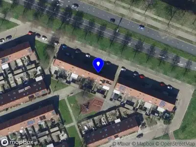 Ambulance met gepaste spoed naar de Henk Miliusstraat in Hoogvliet Rotterdam