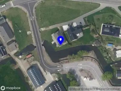 Ambulance met grote spoed naar de Lekdijk in Nieuw-Lekkerland