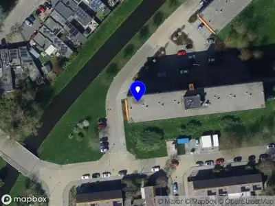 Ambulance met grote spoed naar de Parnassialaan in Hellevoetsluis