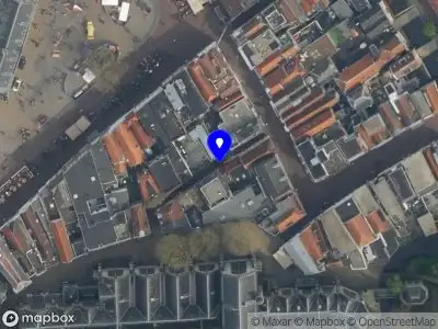 Ambulance met gepaste spoed naar de Koster Gijzensteeg in Gouda