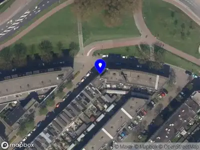 112 melding Ambulance met grote spoed naar de Doklaan in Rotterdam