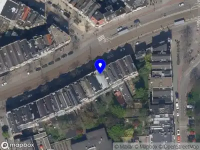 Ambulance met gepaste spoed naar de Vierambachtsstraat in Rotterdam