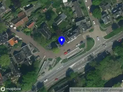 Ambulance naar de Parallelweg in Broek in Waterland vanwege ongeval met letsel