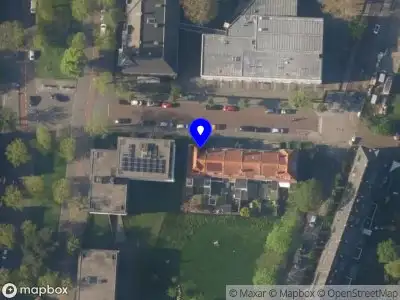 Ambulance met grote spoed naar de Dozystraat in Leiden