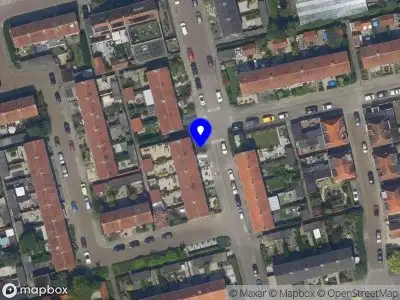 Ambulance met grote spoed naar de Olivier van Noortstraat in Capelle aan den IJssel