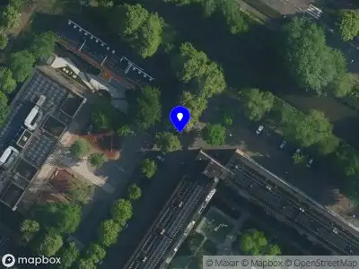 Ambulance met gepaste spoed naar de Elpermeer in Amsterdam