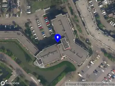 Ambulance met grote spoed naar de Mezendaal in Nieuwerkerk aan den IJssel