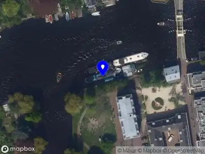 Ambulance met gepaste spoed naar de Rembrandtpark in Leiden