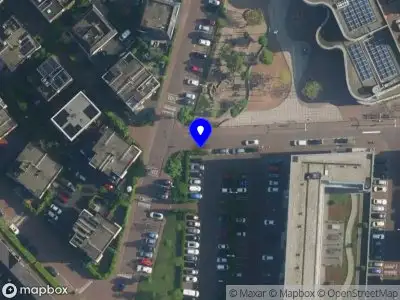Ambulance met grote spoed naar de Boomgaardlaan in Amsterdam