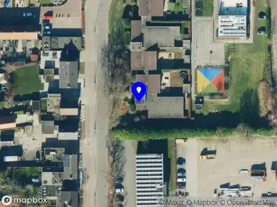 Brandweer met grote spoed naar de Prins Mauritsplein in Hoogeveen vanwege gebouwbrand