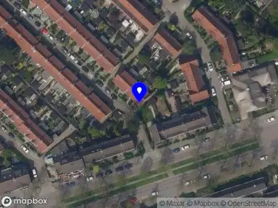 Ambulance met grote spoed naar de Treek in Rotterdam