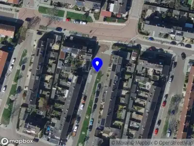 Brandweer met gepaste spoed naar de Magnoliastraat in Oud-Beijerland vanwege afhijsen patient