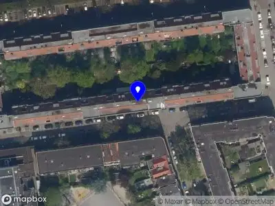 Ambulance met grote spoed naar de Essenburgstraat in Rotterdam