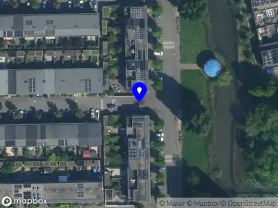 Ambulance met gepaste spoed naar de Hermitagelaan in Amsterdam