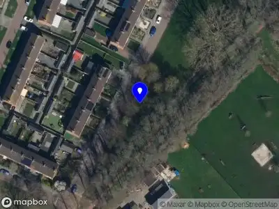 Brandweer met gepaste spoed naar de Adelaarsweg in Assen vanwege waarnemen gaslucht