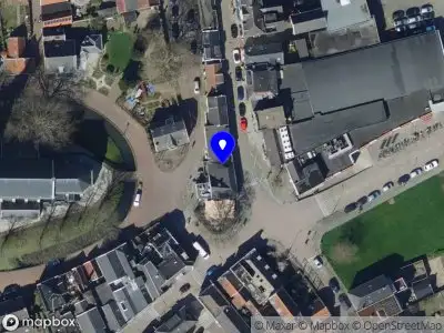 Ambulance met grote spoed naar de Ringdijk in Ridderkerk