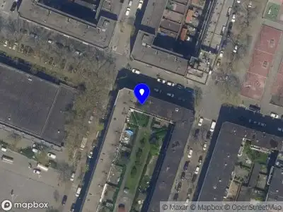 Ambulance met grote spoed naar de Rösener Manzstraat in Rotterdam