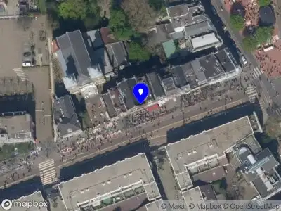 Ambulance met grote spoed naar de Nieuwe Binnenweg in Rotterdam