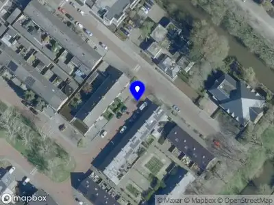 Brandweer met grote spoed naar de Johan van Kinsbergenstraat in 's-Hertogenbosch vanwege voertuigbrand