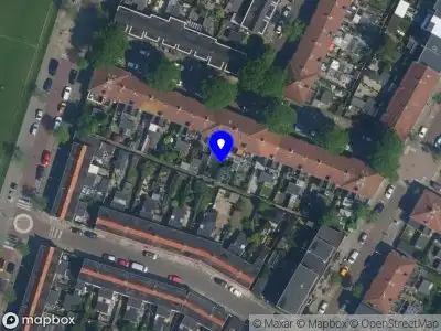 Ambulance met gepaste spoed naar de Van Oosten de Bruijnstraat in Haarlem