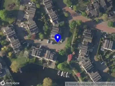 Ambulance met gepaste spoed naar de Joop den Uyllaan in Leiden