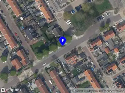 Ambulance met grote spoed naar de Jan van Nassauplein in Nieuw-Lekkerland