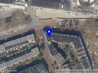 Ambulance met grote spoed naar de Veerlaan in Rotterdam