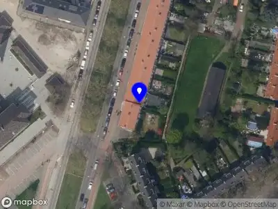 Ambulance met grote spoed naar de Groene Hilledijk in Rotterdam